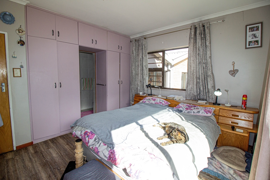 4 Bedroom Property for Sale in Franskraal Western Cape